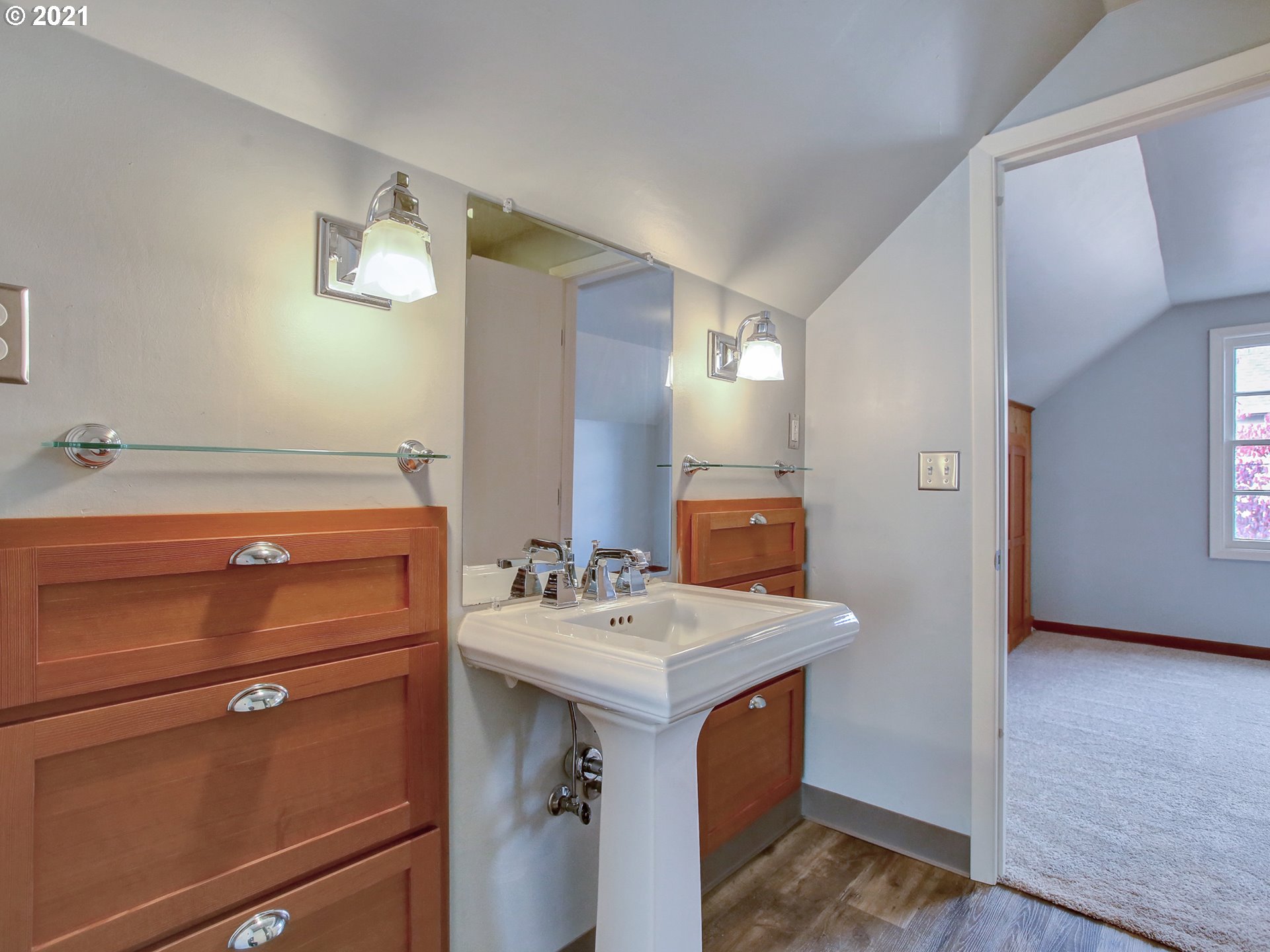 8250 Southwest Sorrento Road Beaverton, OR 97008 - Photo 17 of 32 Gallery Image 17