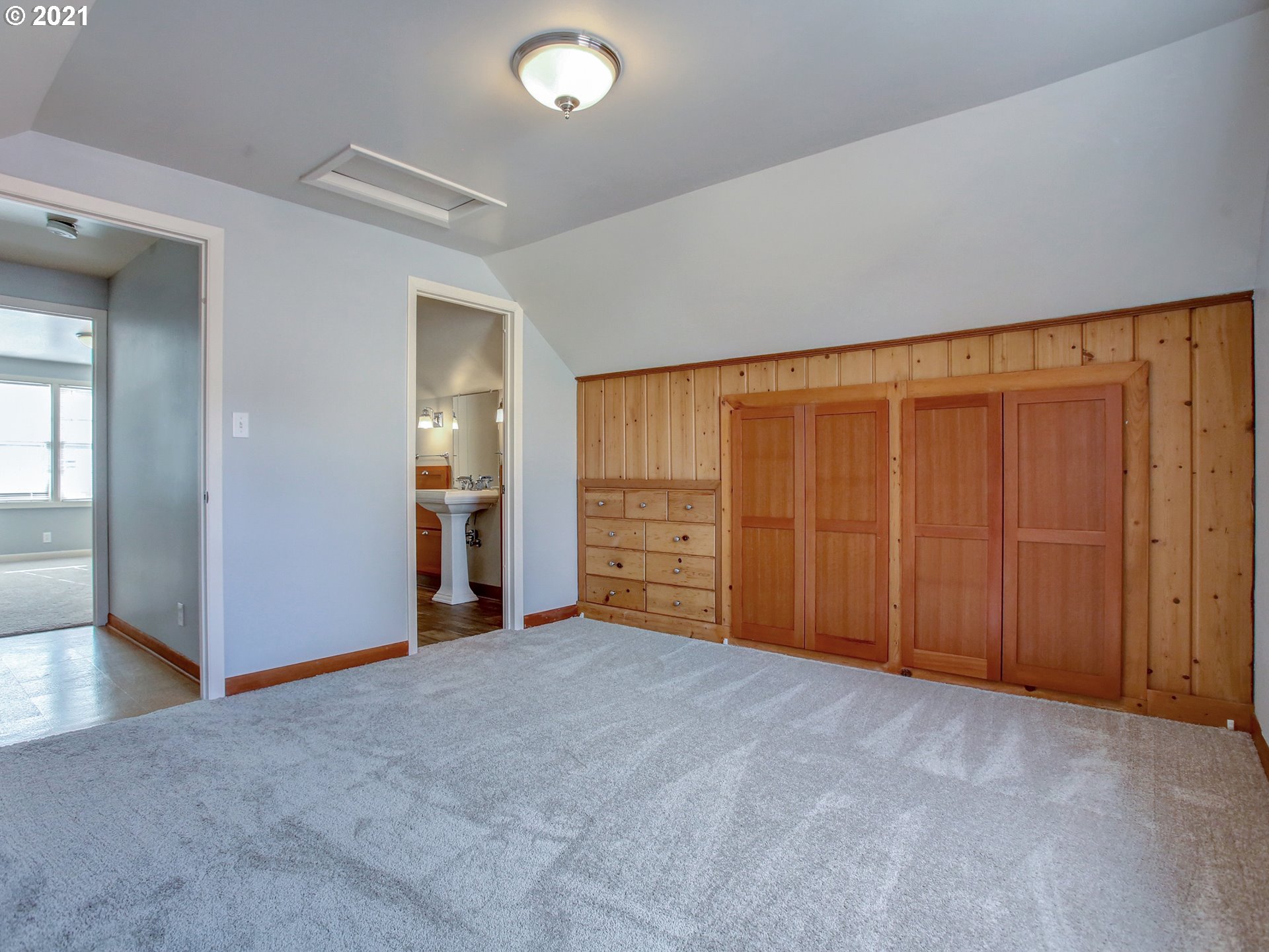 8250 Southwest Sorrento Road Beaverton, OR 97008 - Photo 19 of 32 Gallery Image 19