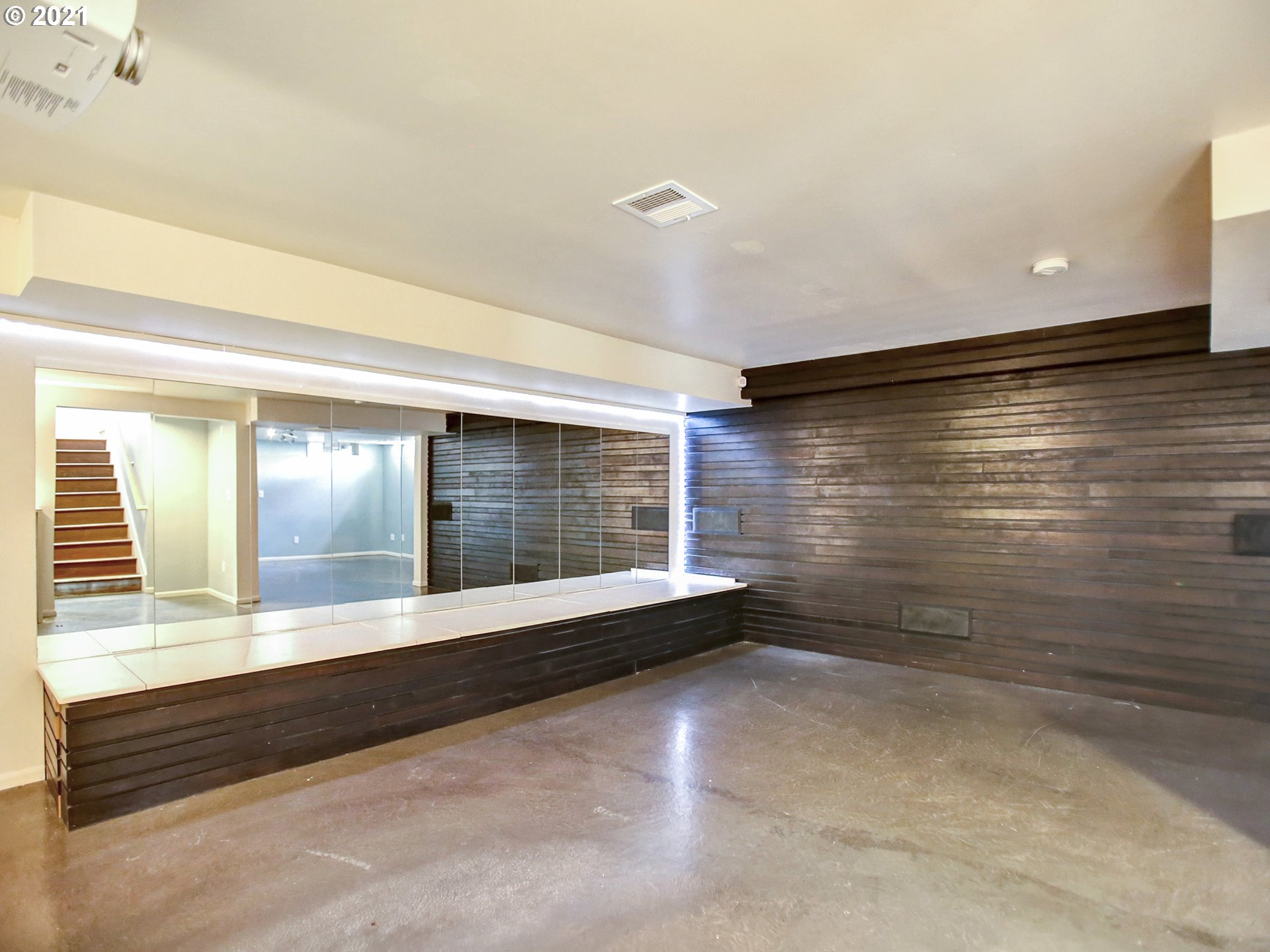 8250 Southwest Sorrento Road Beaverton, OR 97008 - Photo 21 of 32 Gallery Image 21
