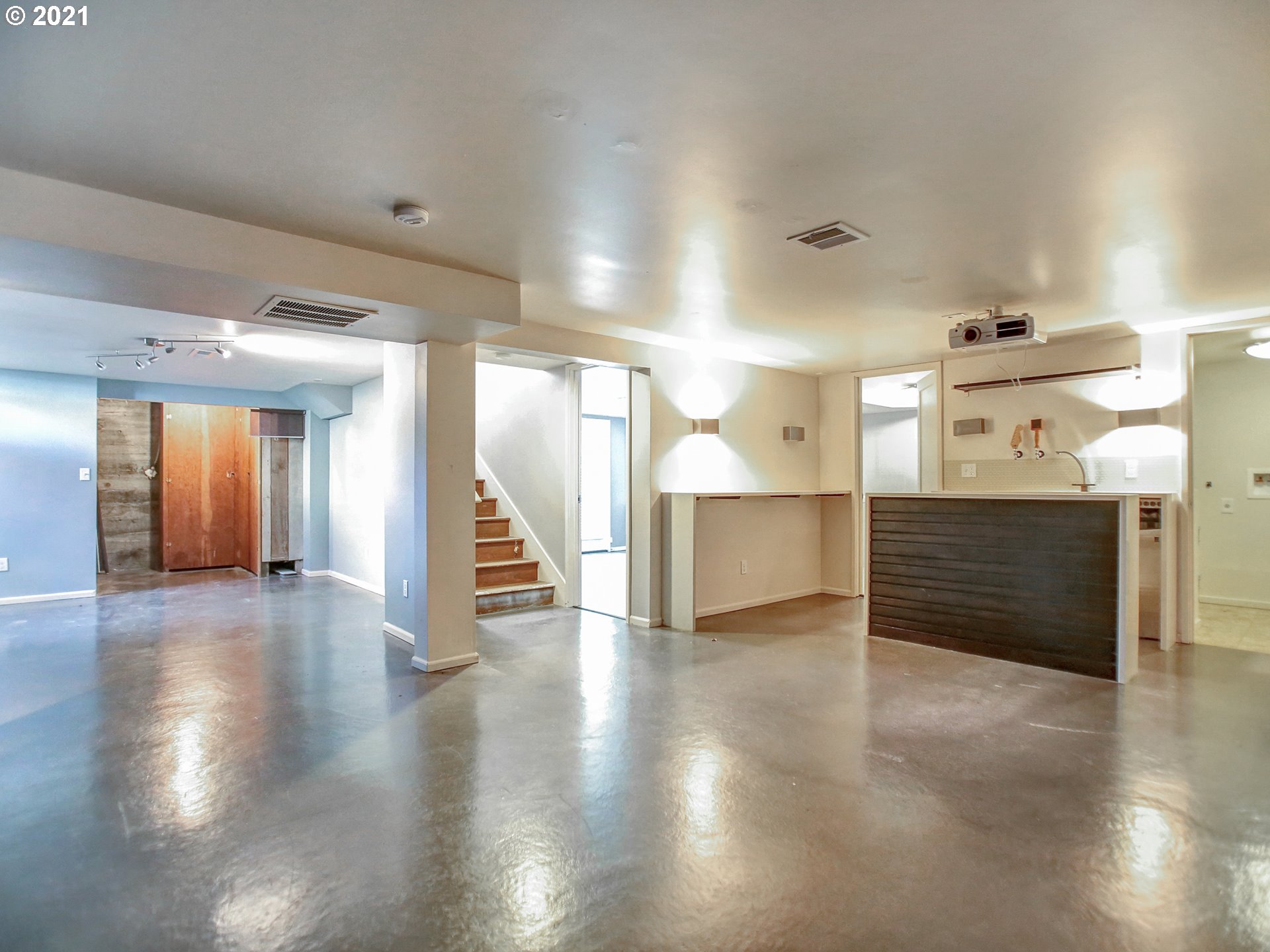 8250 Southwest Sorrento Road Beaverton, OR 97008 - Photo 22 of 32 Gallery Image 22