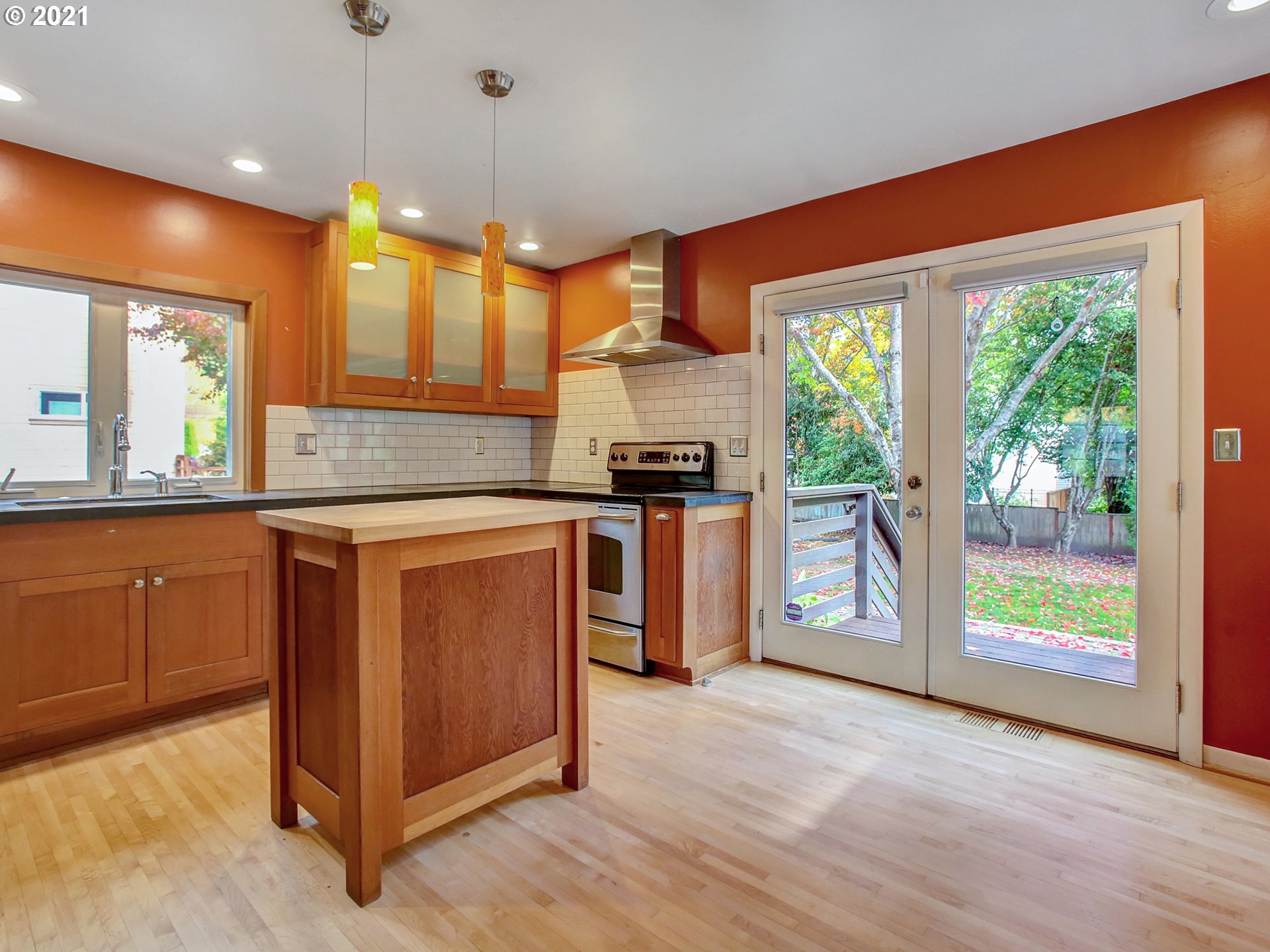 8250 Southwest Sorrento Road Beaverton, OR 97008 - Photo 6 of 32 Gallery Image 6