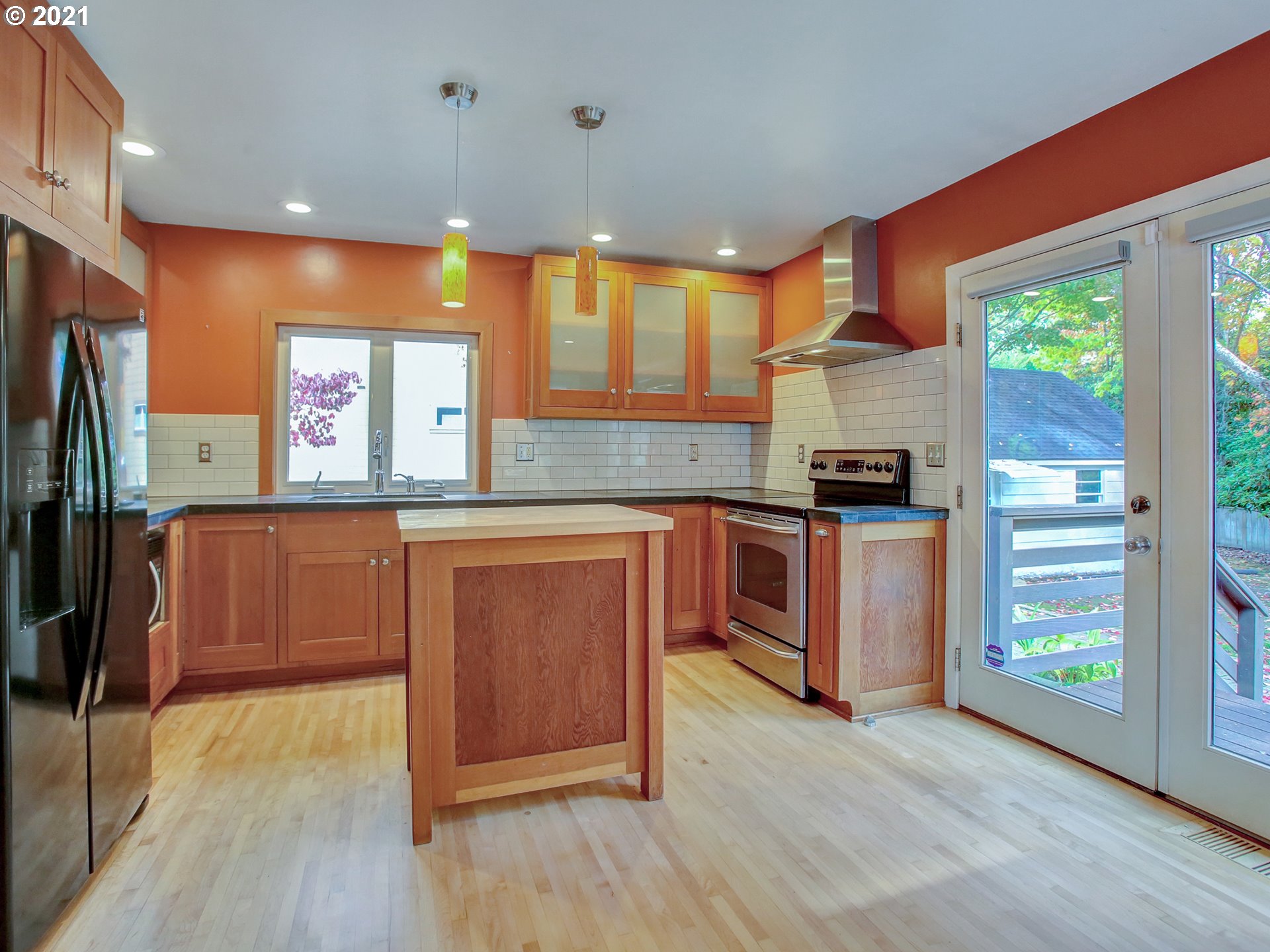 8250 Southwest Sorrento Road Beaverton, OR 97008 - Photo 7 of 32 Gallery Image 7