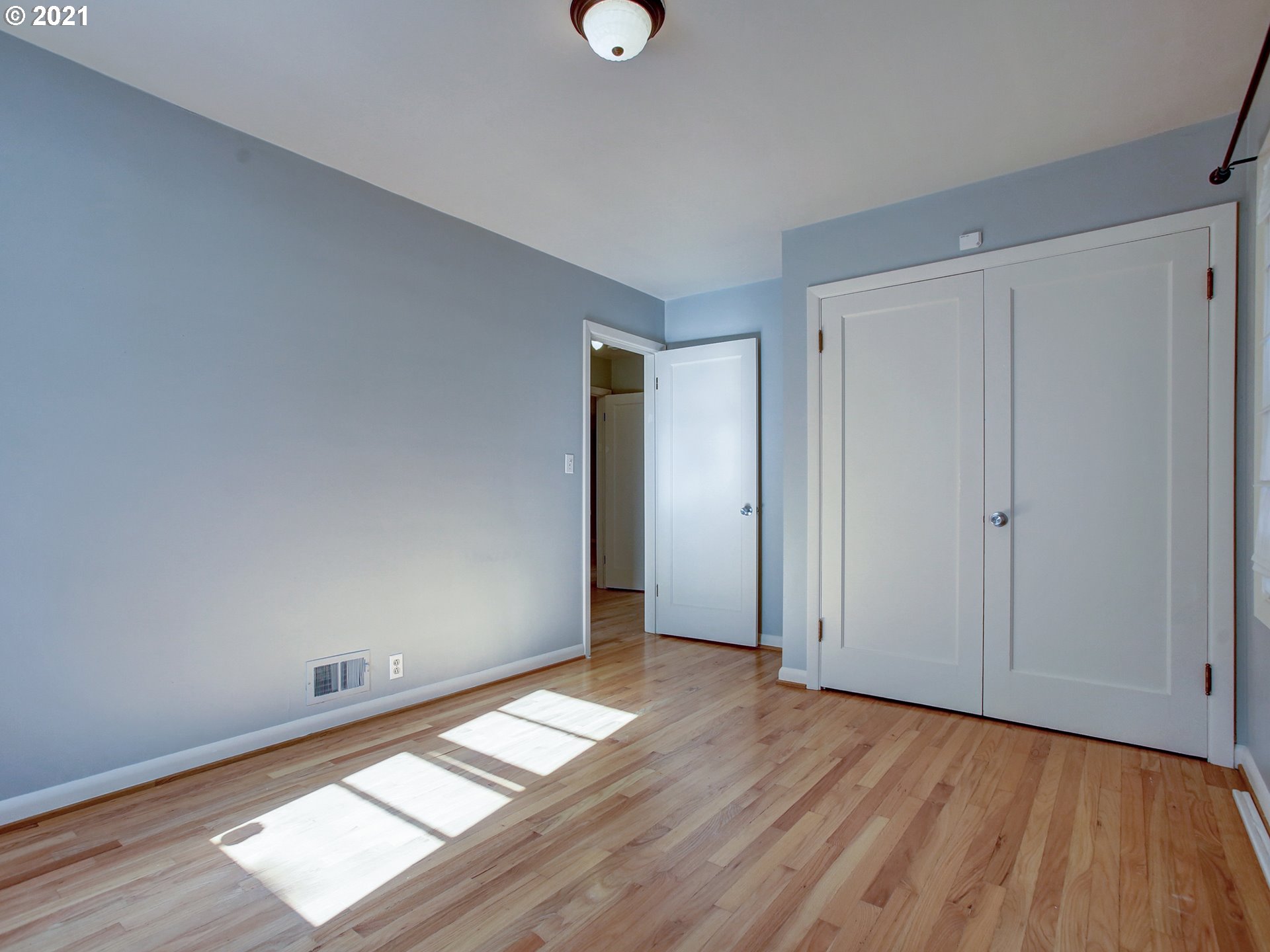 8250 Southwest Sorrento Road Beaverton, OR 97008 - Photo 9 of 32 Gallery Image 9