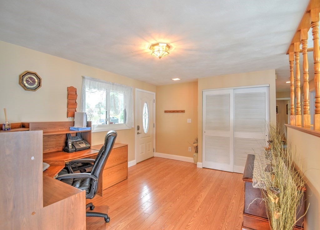 5 Algonquin Road Danvers, MA 01923 - Photo 3 of 42 Gallery Image 3