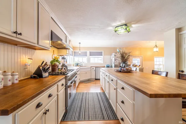 $799,900 | 5134 County Road 64, Spencerville, IN 46788