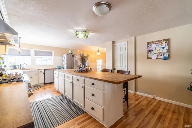 $799,900 | 5134 County Road 64, Spencerville, IN 46788