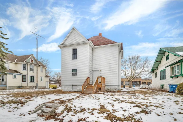 $180,000 | 1129 East Merchant Street, Kankakee, IL 60901