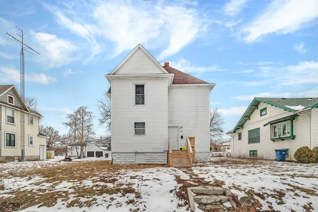 $180,000 | 1129 East Merchant Street, Kankakee, IL 60901