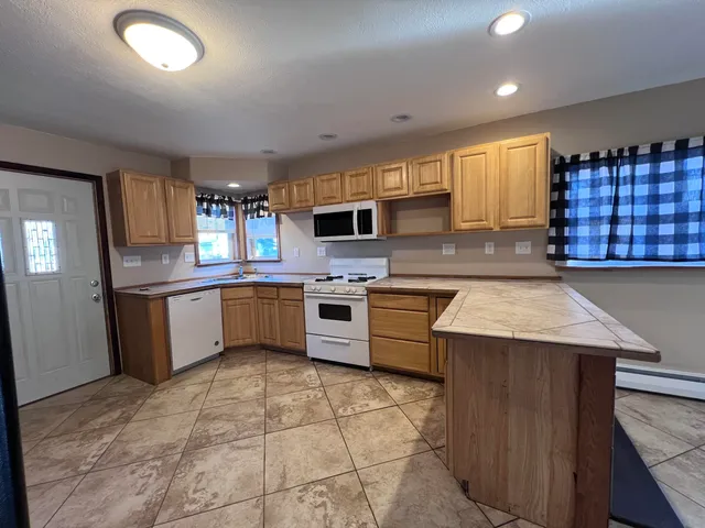 $1,650 | 1014 Clough Avenue, Superior, WI 54880