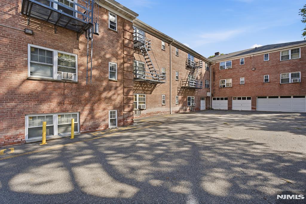 138 Clinton Place, Unit 7E Hackensack, NJ 07601 - Photo 12 of 14