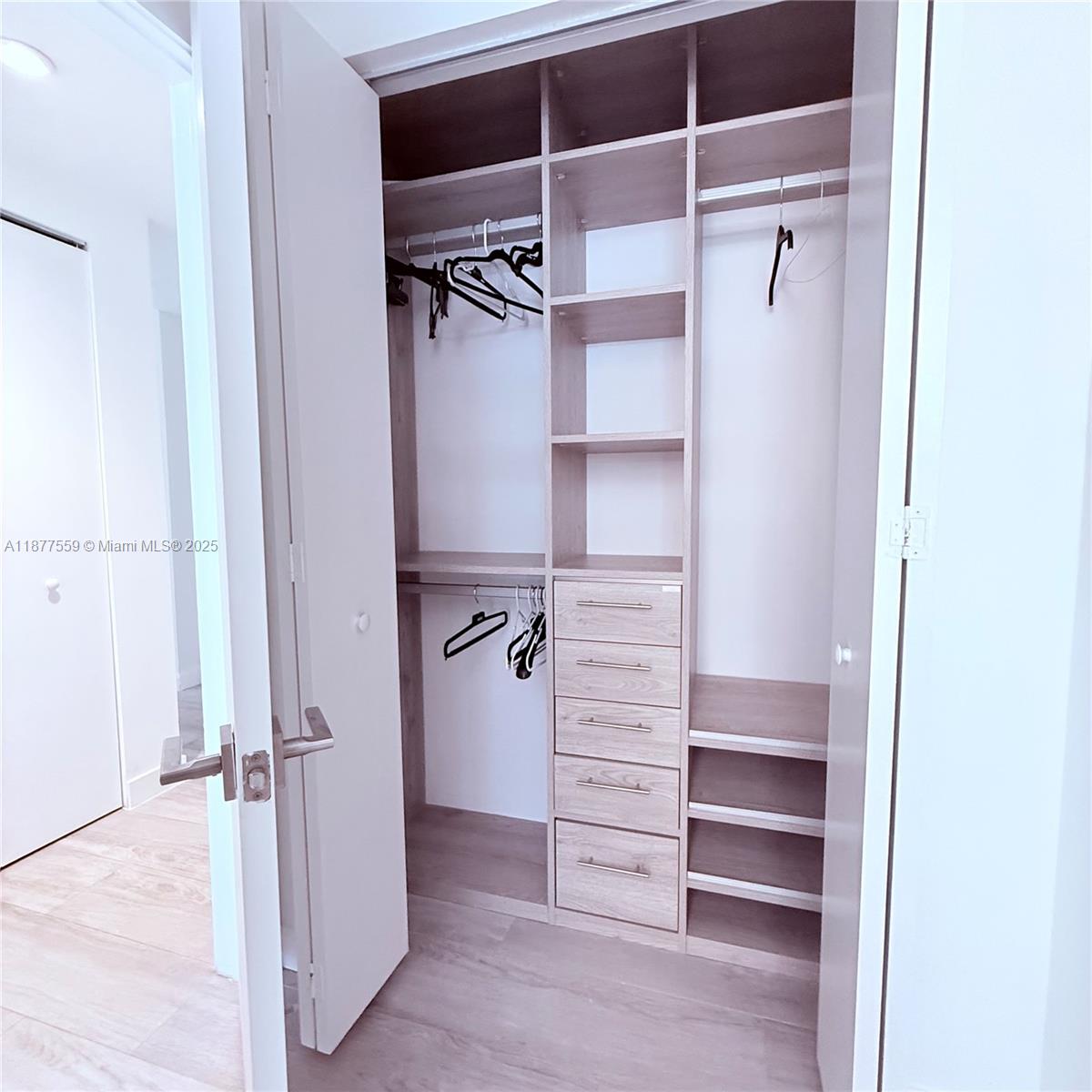 55 Southwest 9th Street, Unit 4003 Miami, FL 33130 - Photo 11 of 30