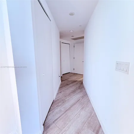 $7,500 | 55 Southwest 9th Street, Unit 4003, Miami, FL 33130