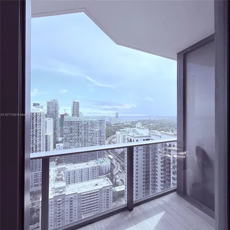 $7,500 | 55 Southwest 9th Street, Unit 4003, Miami, FL 33130