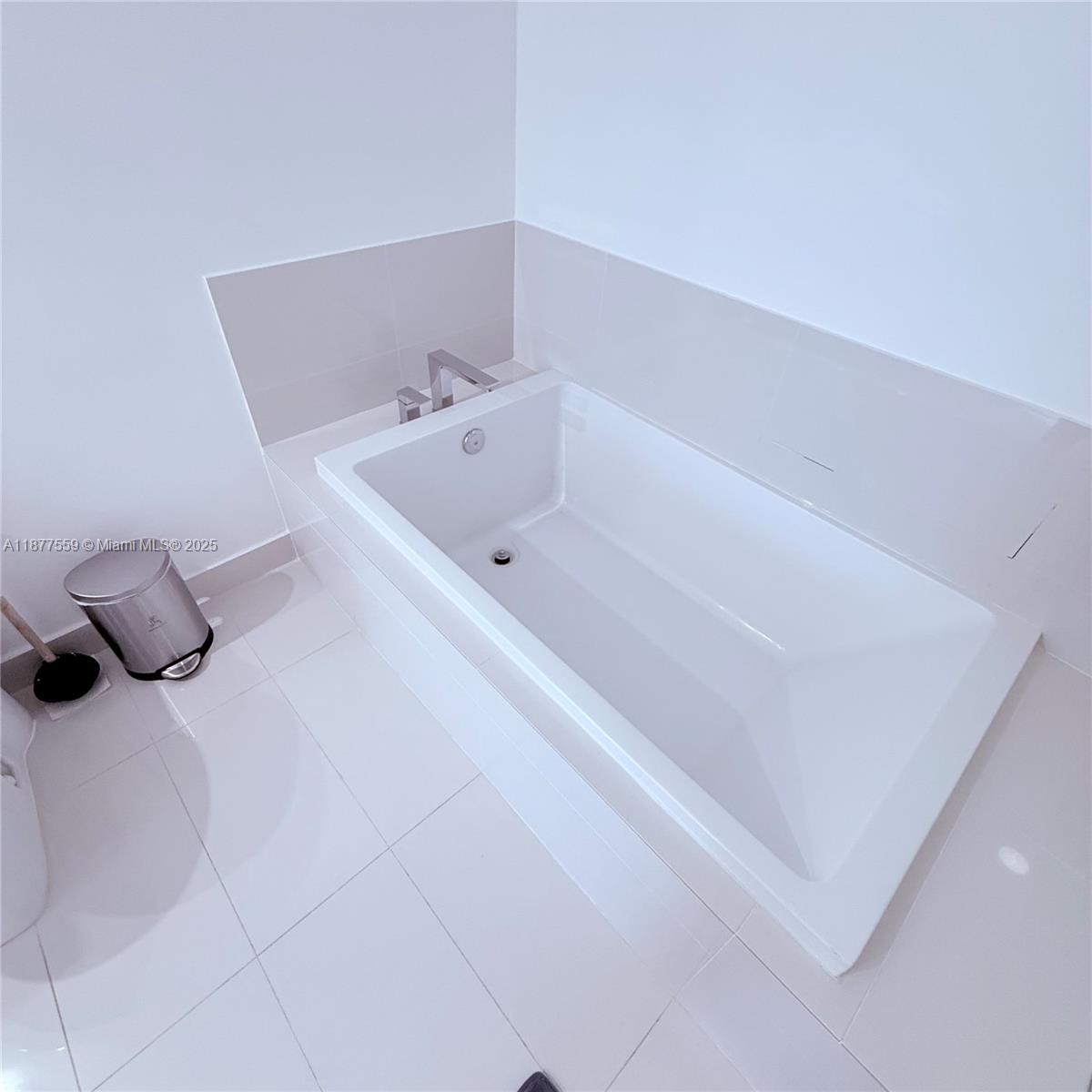 55 Southwest 9th Street, Unit 4003 Miami, FL 33130 - Photo 19 of 30