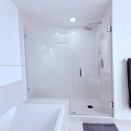 $7,500 | 55 Southwest 9th Street, Unit 4003, Miami, FL 33130
