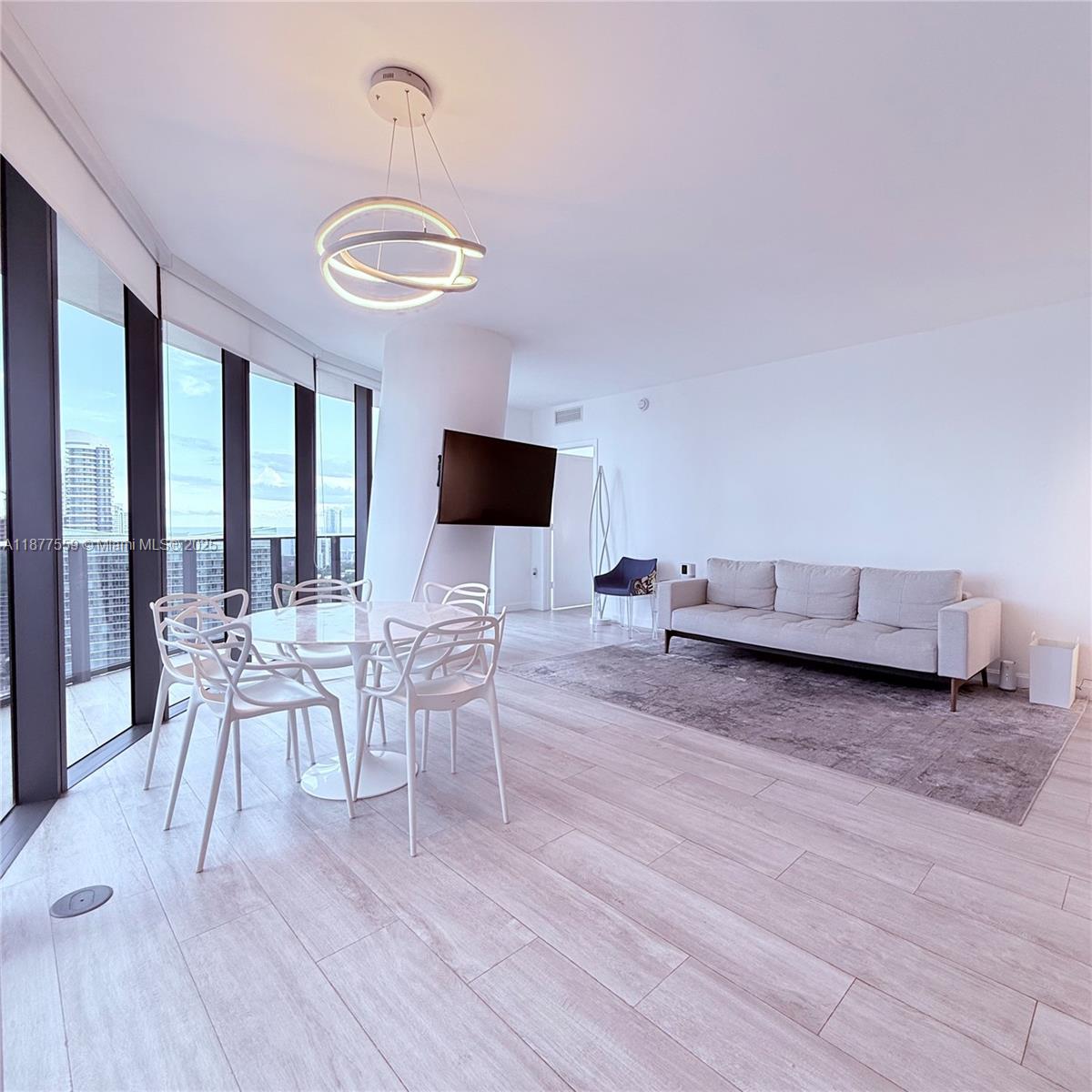 55 Southwest 9th Street, Unit 4003 Miami, FL 33130 - Photo 2 of 30