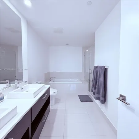 $7,500 | 55 Southwest 9th Street, Unit 4003, Miami, FL 33130