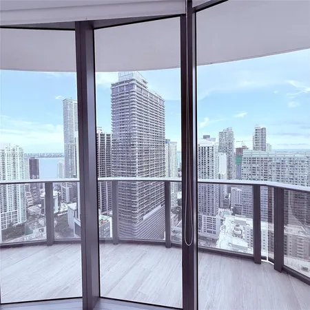 $7,500 | 55 Southwest 9th Street, Unit 4003, Miami, FL 33130