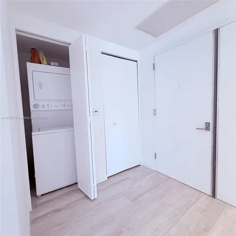 $7,800 | 55 Southwest 9th Street, Unit 4003, Miami, FL 33130