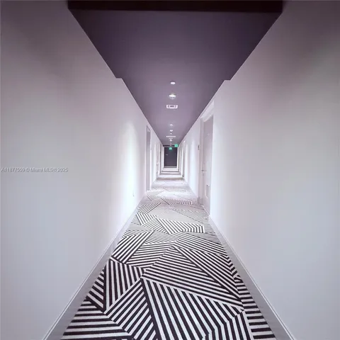 $7,800 | 55 Southwest 9th Street, Unit 4003, Miami, FL 33130