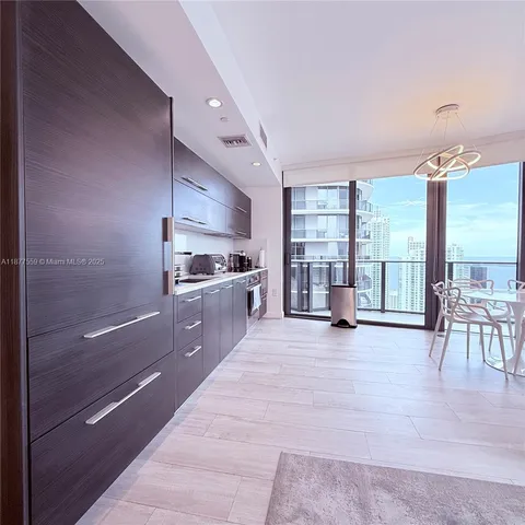 $7,800 | 55 Southwest 9th Street, Unit 4003, Miami, FL 33130