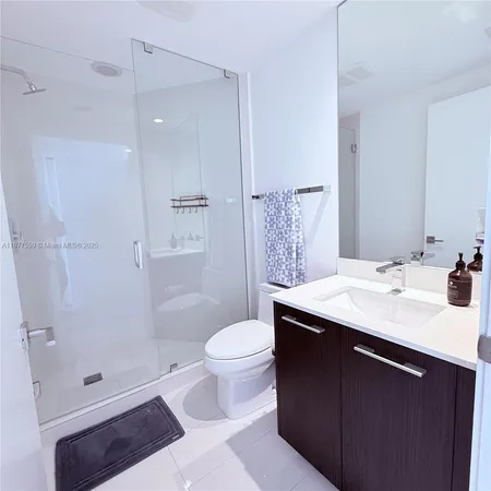 $7,500 | 55 Southwest 9th Street, Unit 4003, Miami, FL 33130