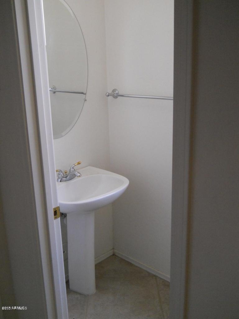 1024 East Frye Road, Unit 1067 Phoenix, AZ 85048 - Photo 4 of 6 bath