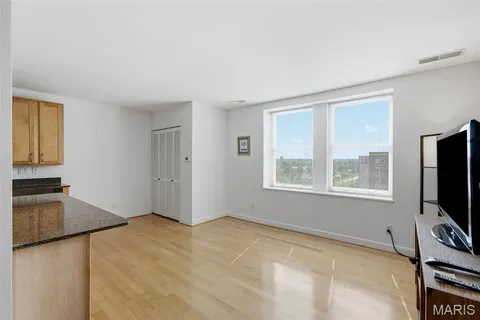 $113,900 | 5330 Pershing Avenue, Unit 805, St. Louis, MO 63112