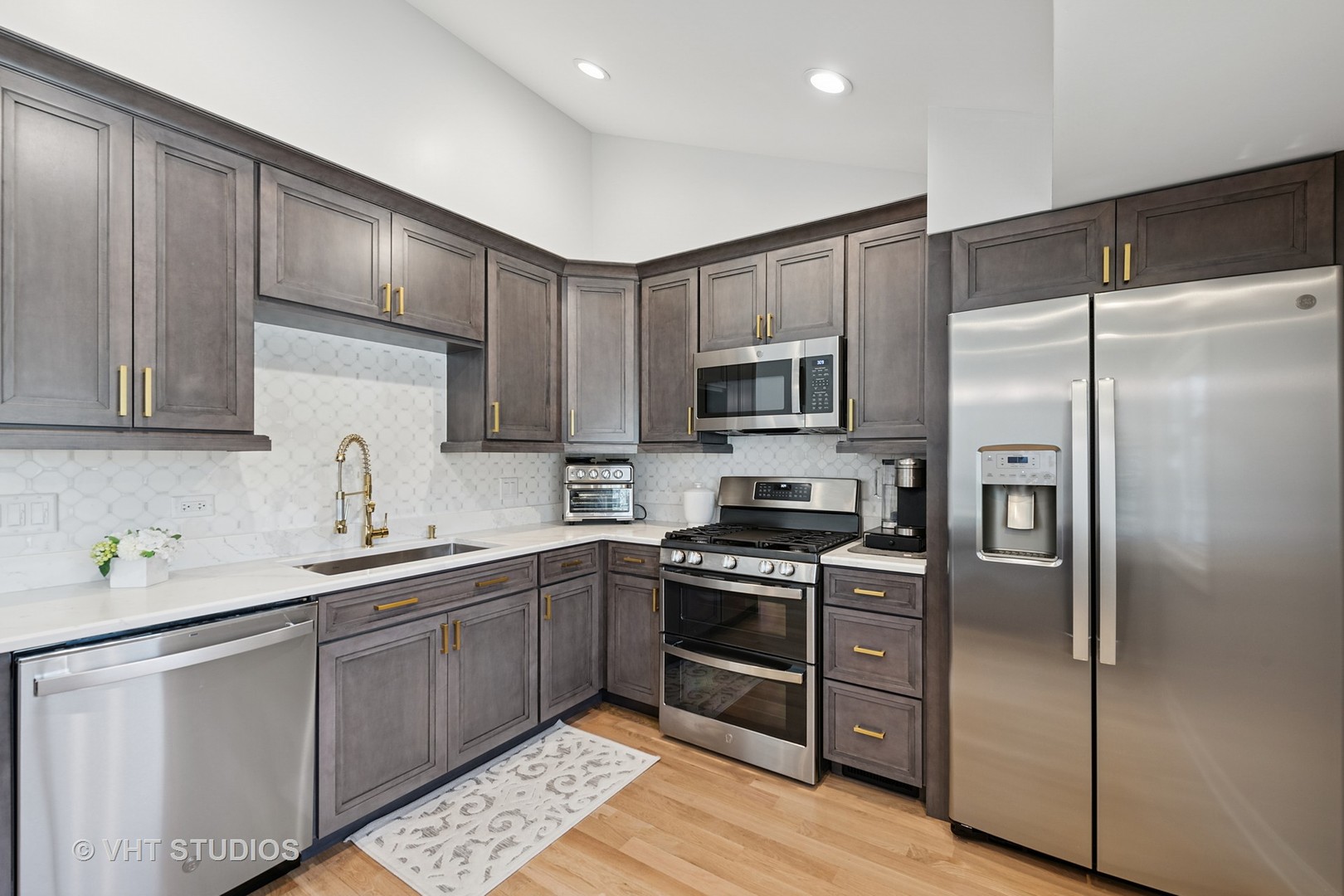 14 Portwine Road Willowbrook, IL 60527 - Photo 7 of 25 Gallery Image 7