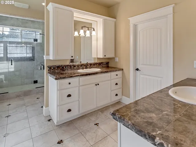 $1,745,000 | 37658 Highway 213, Mount Angel, OR 97362