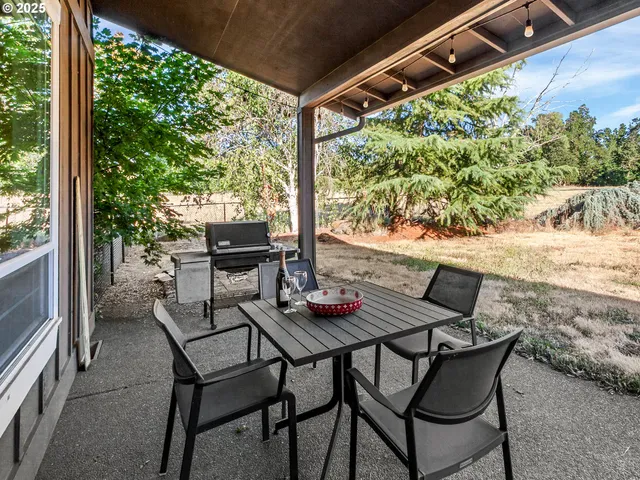 $1,745,000 | 37658 Highway 213, Mount Angel, OR 97362