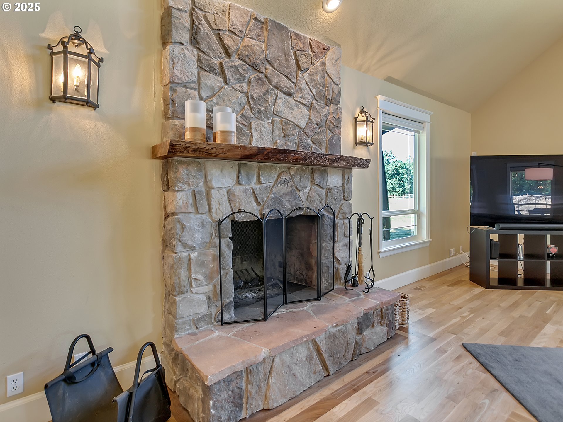 37658 Highway 213 Mount Angel, OR 97362 - Photo 6 of 43 Driveway