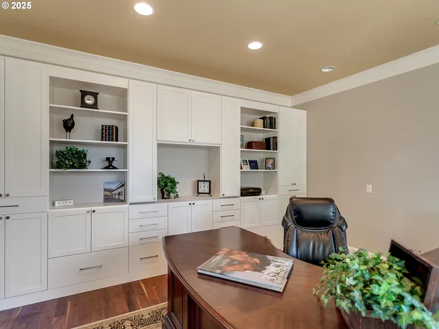 $1,745,000 | 37658 Highway 213, Mount Angel, OR 97362