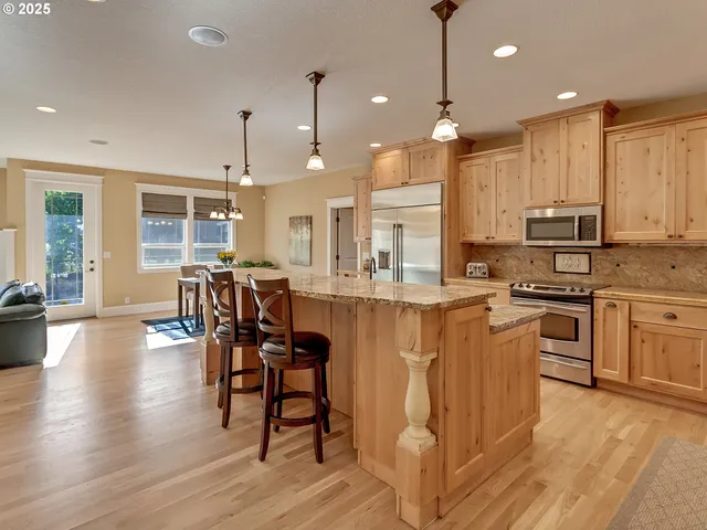 $1,745,000 | 37658 Highway 213, Mount Angel, OR 97362