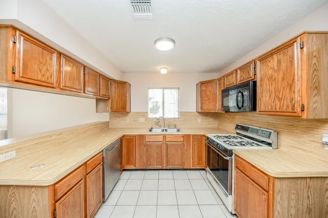 $2,200 | 13211 Rosstown Drive, Sugar Land, TX 77478