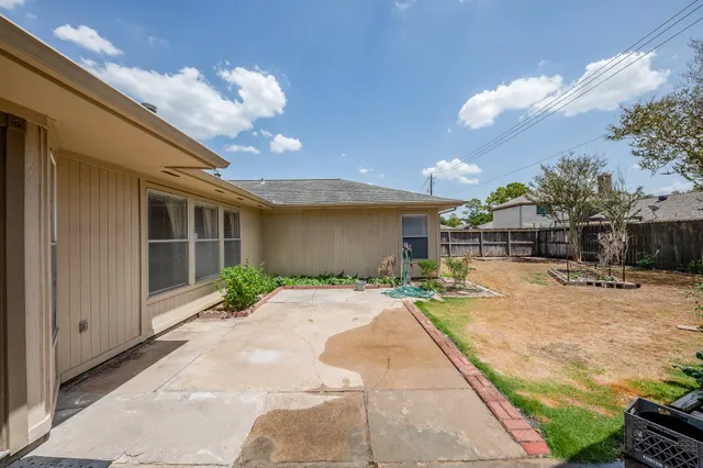 $2,200 | 13211 Rosstown Drive, Sugar Land, TX 77478