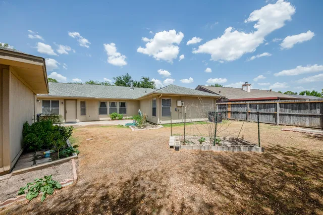 $2,200 | 13211 Rosstown Drive, Sugar Land, TX 77478