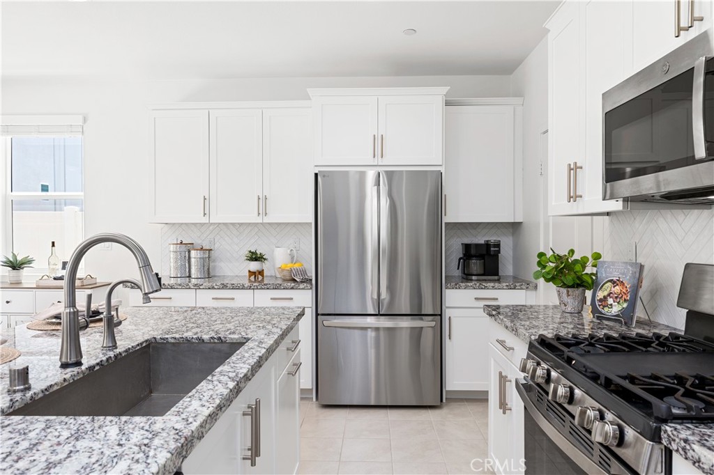 32407 Brunello Way Temecula, CA 92591 - Photo 5 of 60