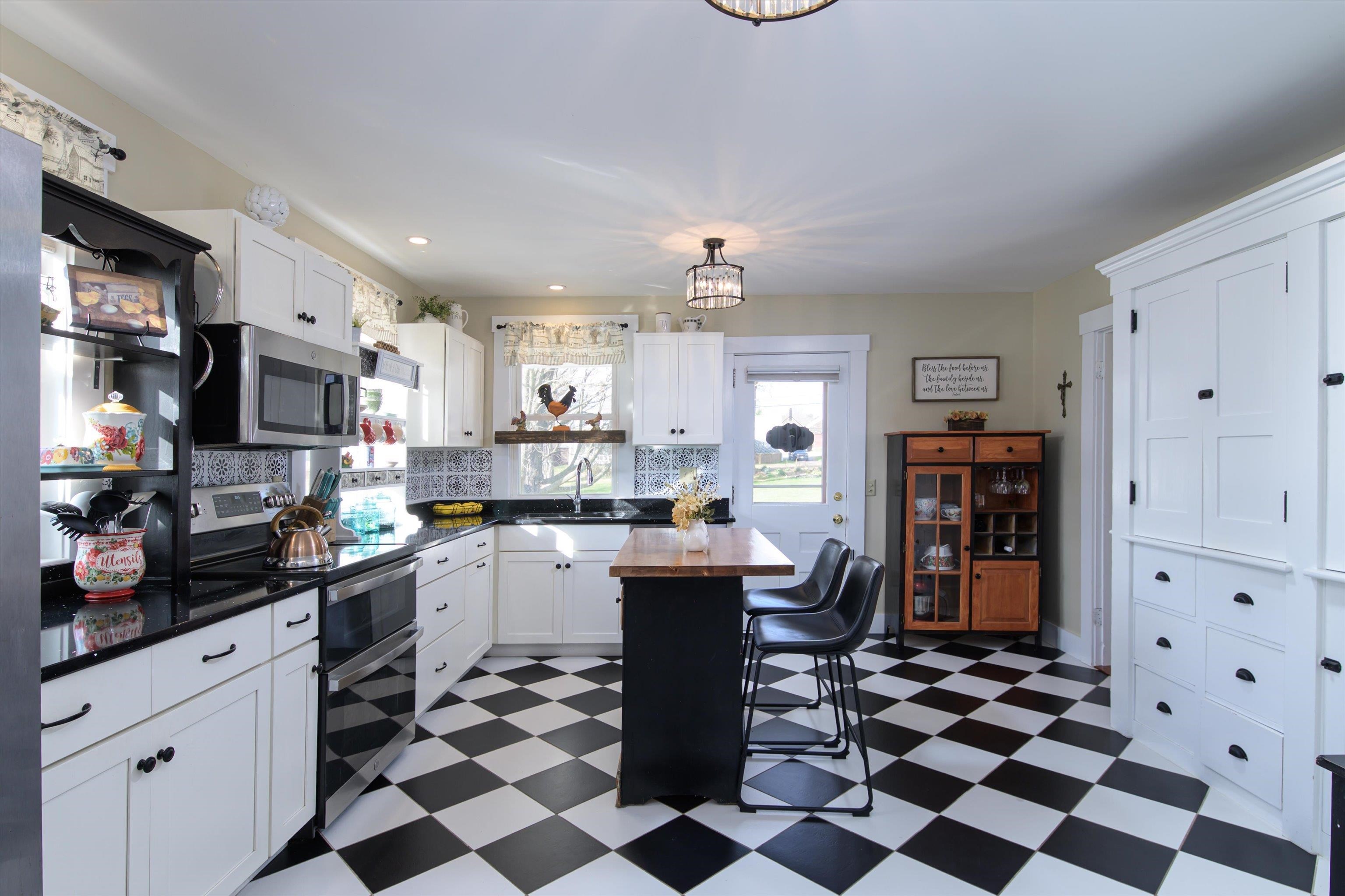 2558 Old Stage Road Benson, VT 05743 - Photo 7 of 53