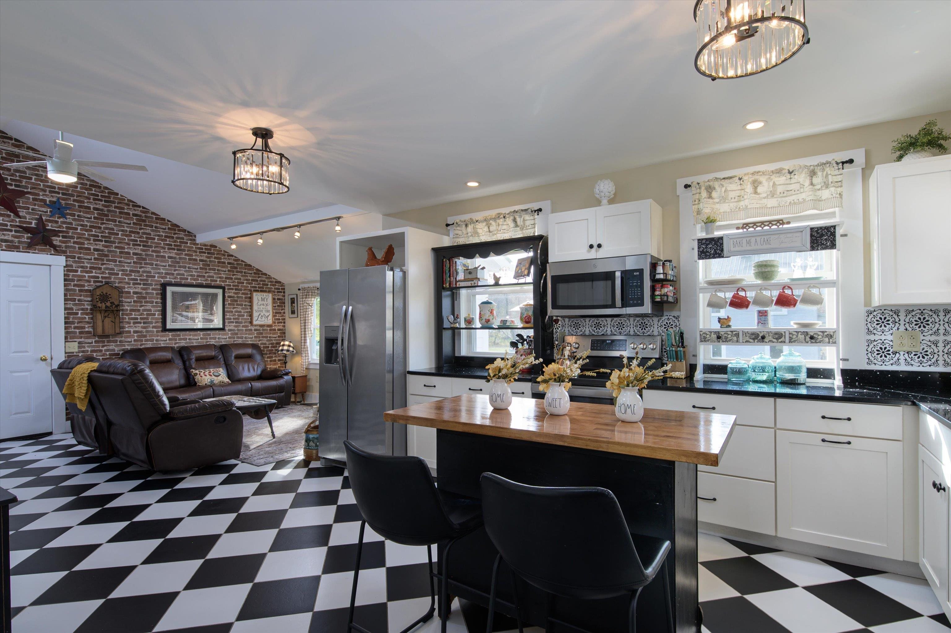 2558 Old Stage Road Benson, VT 05743 - Photo 9 of 53