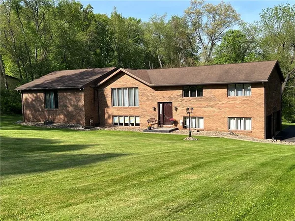 $550,000 | 133 Woodcrest Road, Butler, PA 16002