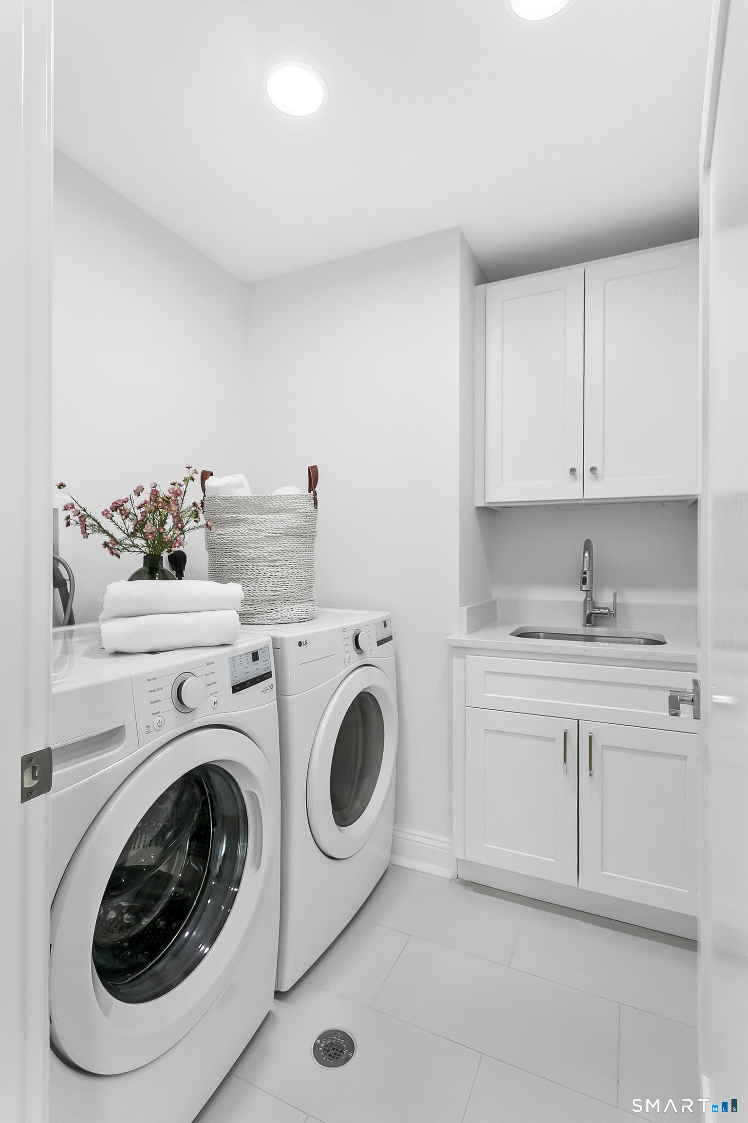 68 Figlar Avenue Fairfield, CT 06824 - Photo 25 of 40