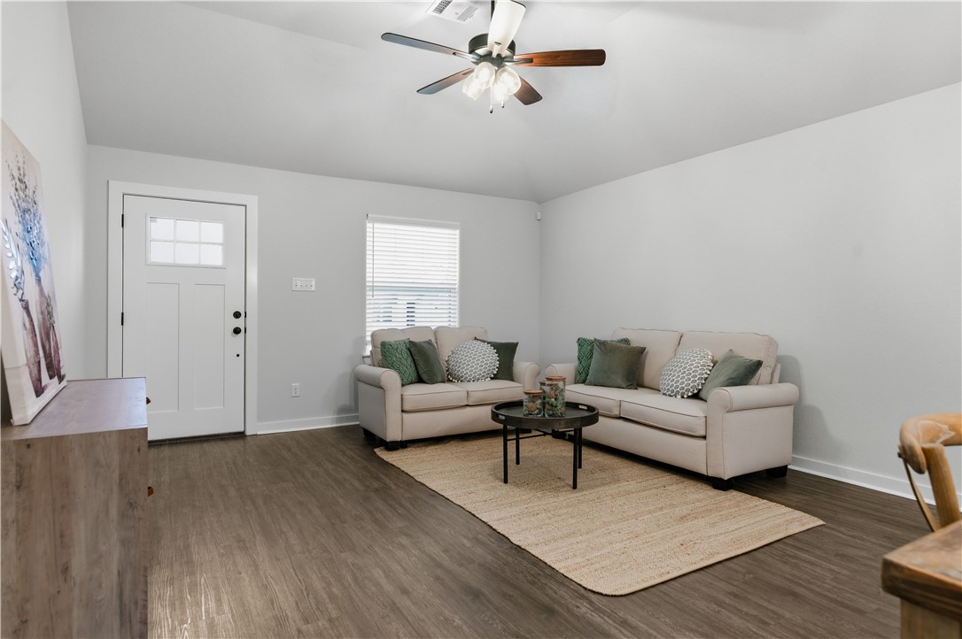 2857 Messenger Way Bryan, TX 77803 - Photo 2 of 21