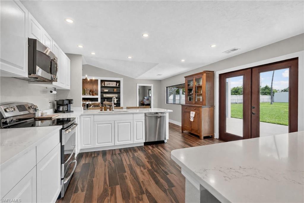 620 Hickory Road Naples, FL 34108 - Photo 15 of 45 Gallery Image 15