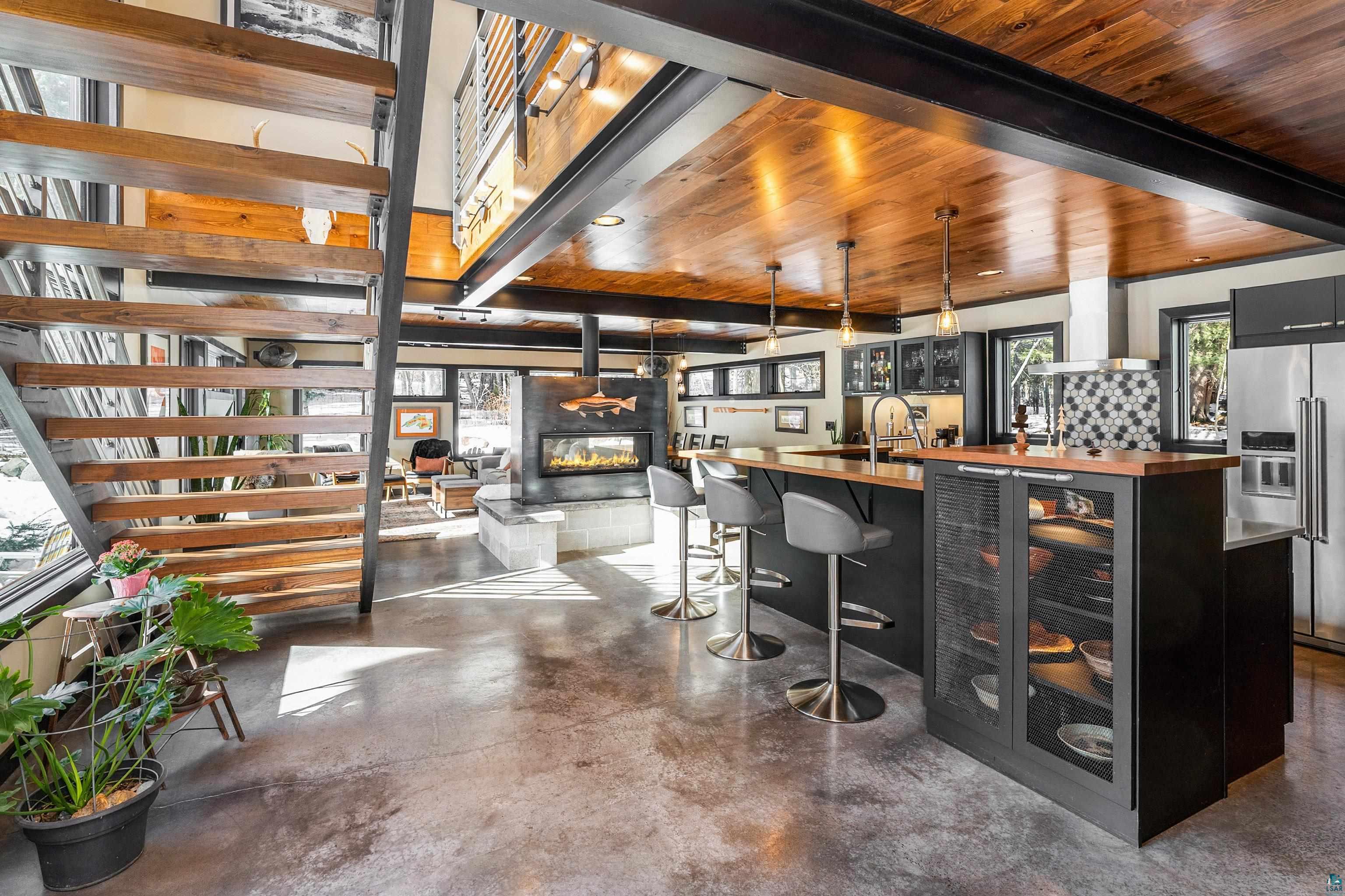 3515 Greysolon Road Duluth, MN 55804 - Photo 4 of 41