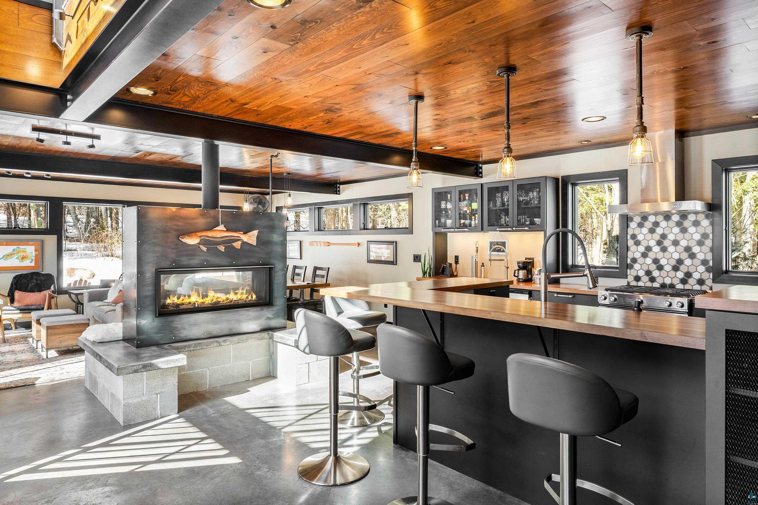 3515 Greysolon Road Duluth, MN 55804 - Photo 5 of 41