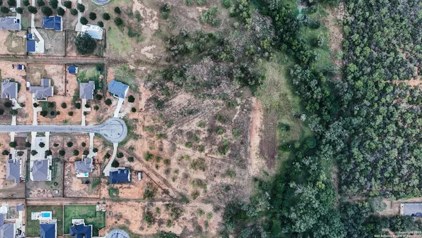 a view of entryway with outdoor space