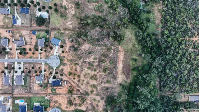 a view of entryway with outdoor space