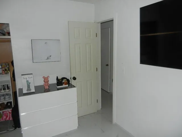 a close view of a bathtub in bathroom