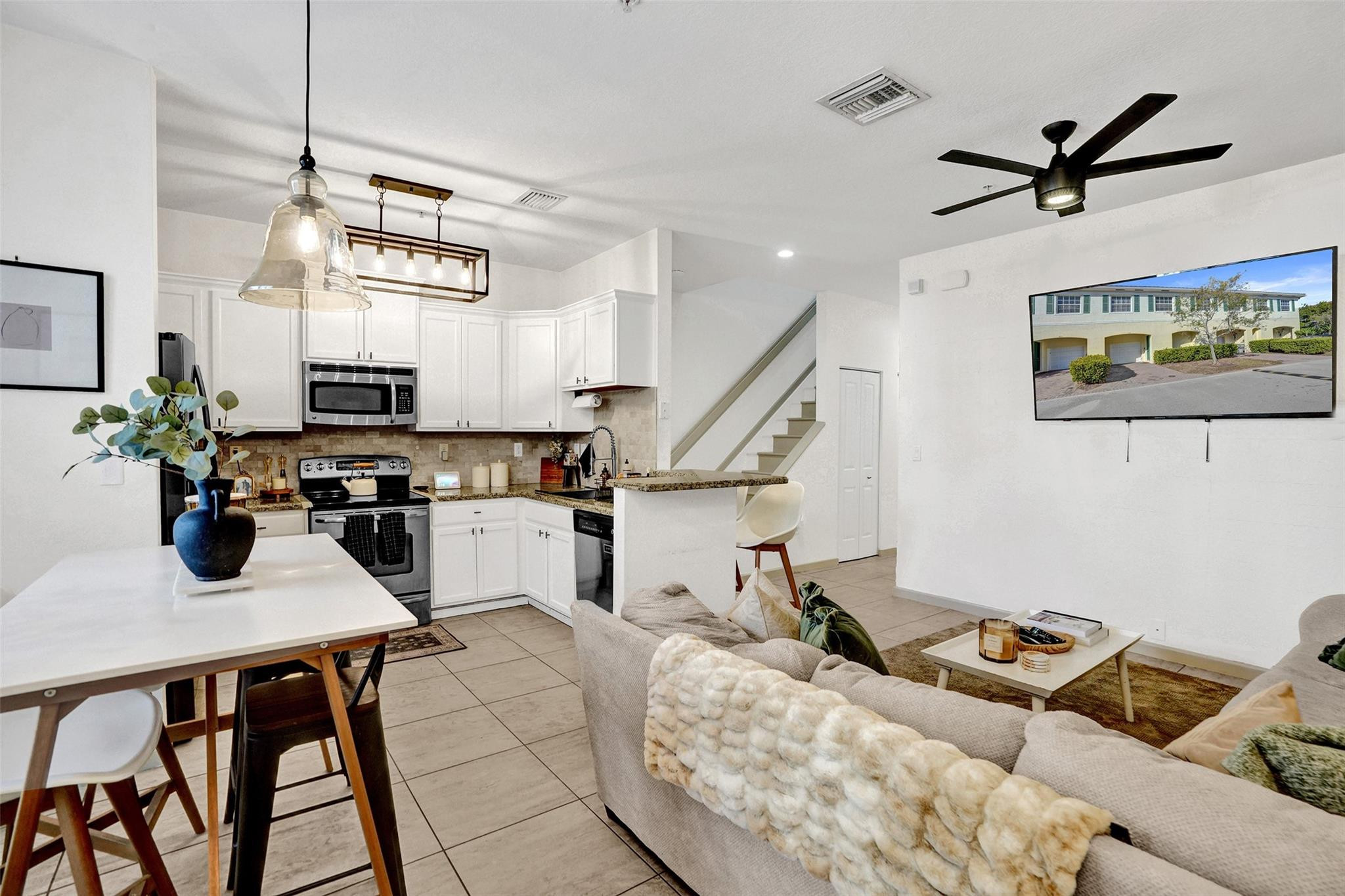 159 Southwest 7th Court Pompano Beach, FL 33060 - Photo 12 of 58 Photo 12